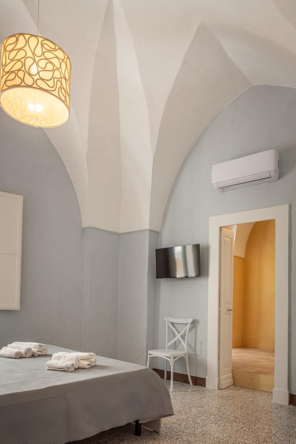 Bed, Photo of the whole room, Bedroom, air conditioner
