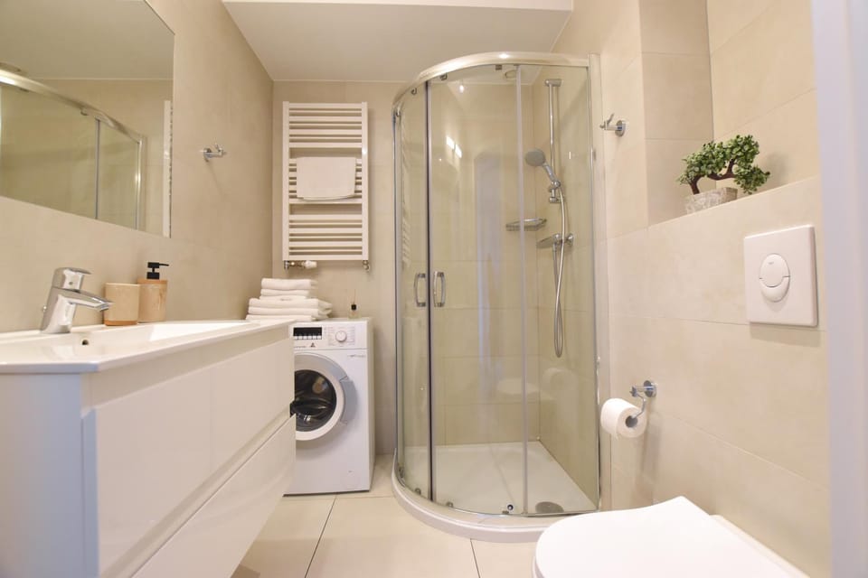 Shower, Bathroom, washing machine