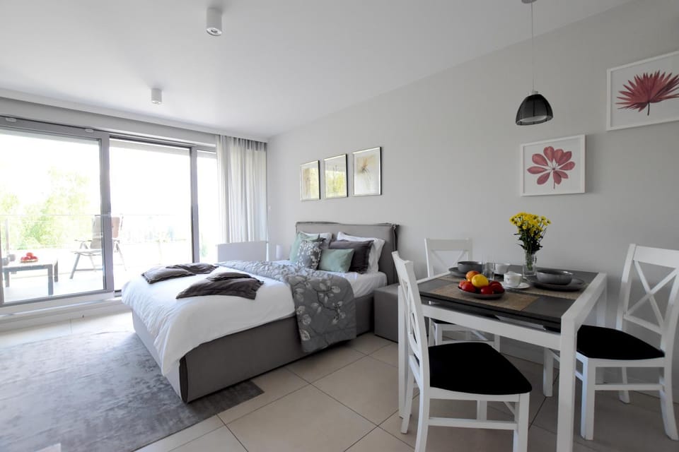 Bed, Balcony/Terrace, Living room, Dining area