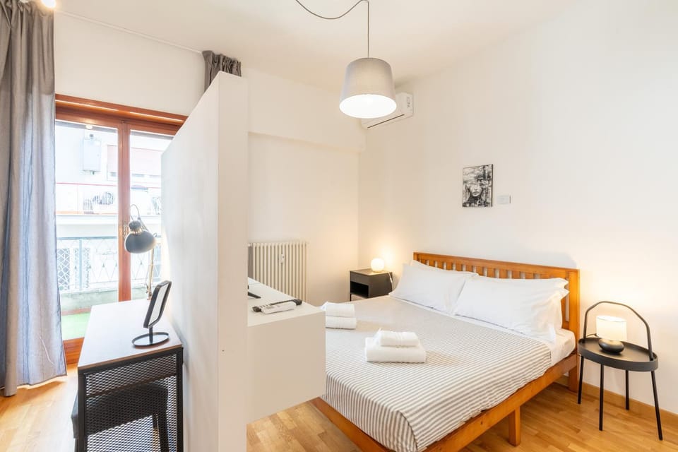 Bed, Photo of the whole room, Bedroom