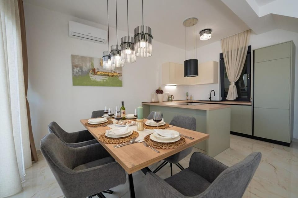 Rozeta luxury apartment with Private pool Apartment in Novalja