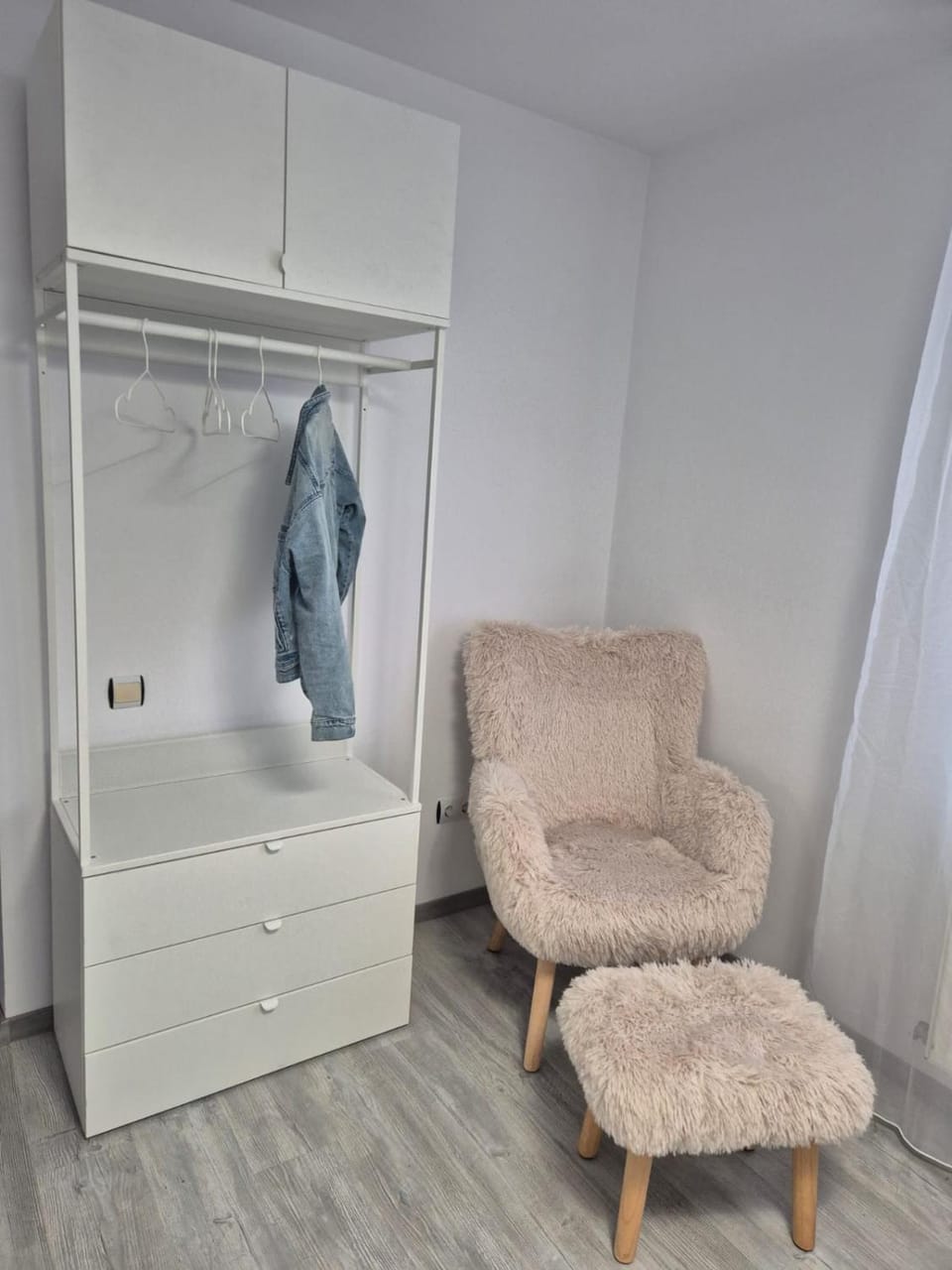 wardrobe