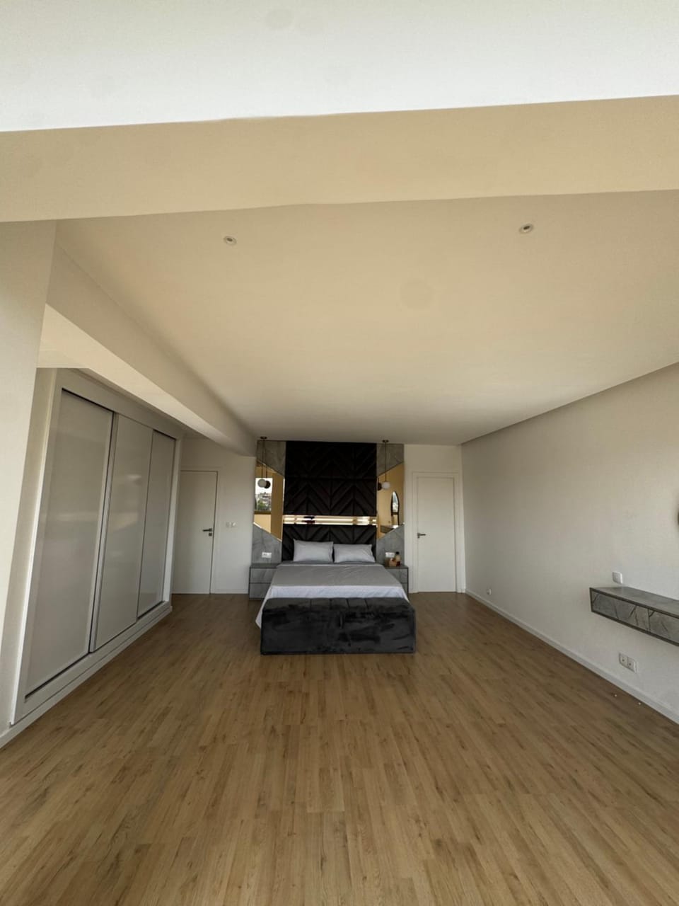 Bed, Photo of the whole room, Bedroom, wardrobe
