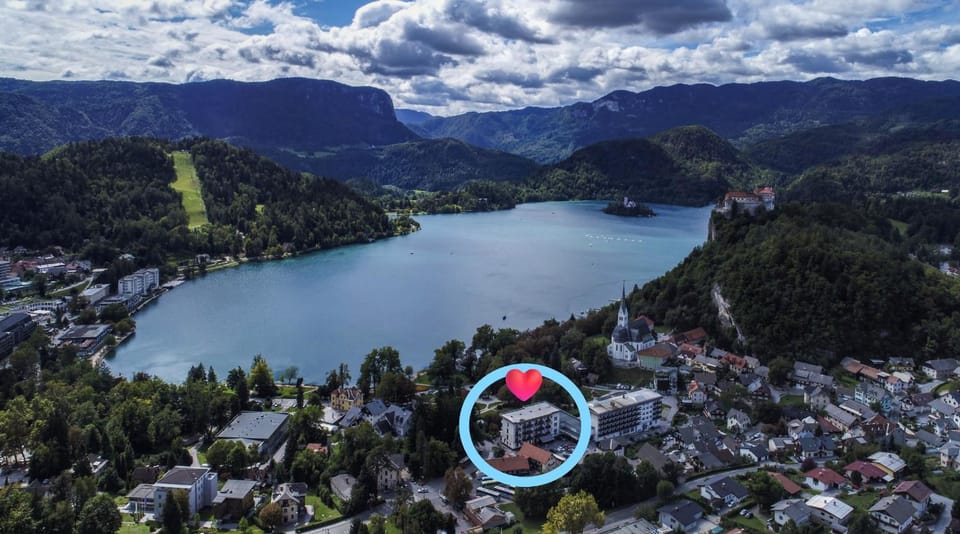 Restaurant/places to eat, Lake view