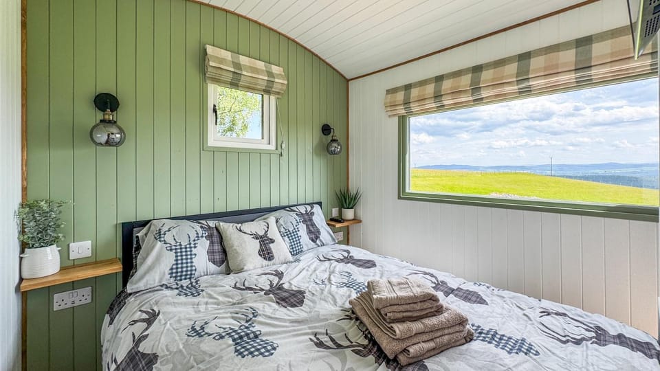 Cnocvann Croft Shepherd Huts Farm Stay in Scotland