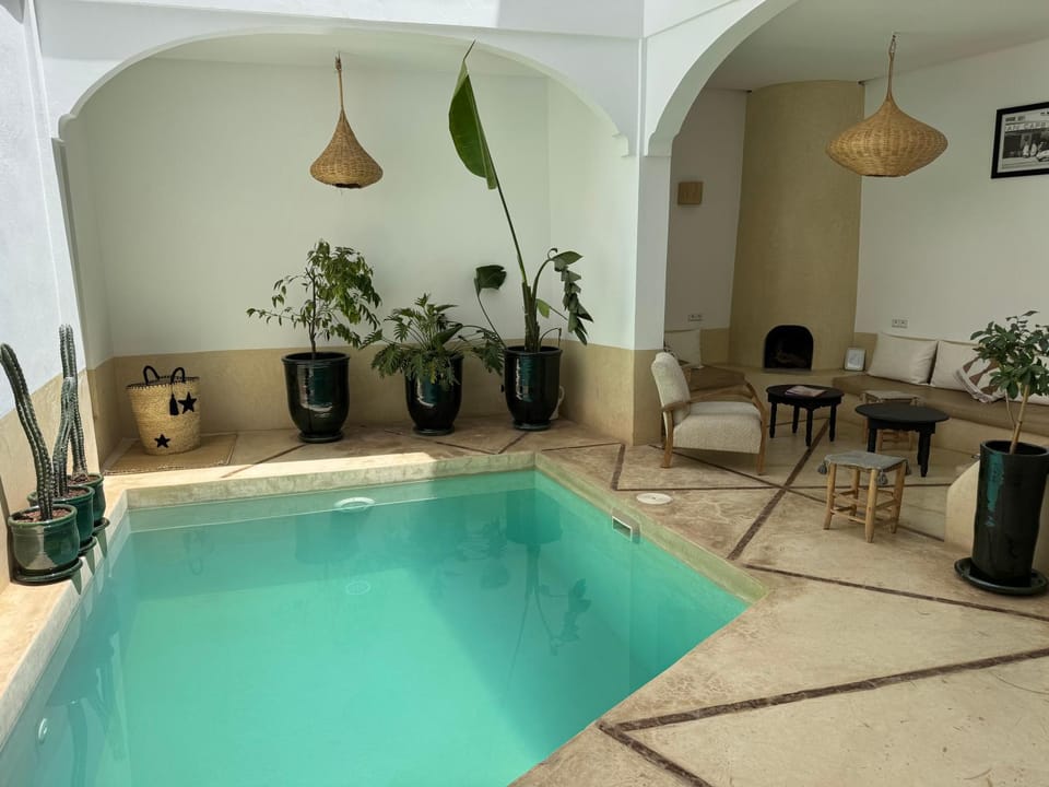 Riad privé Dar Sun 2 bassins & Rooftop coeur medina Villa in Marrakesh