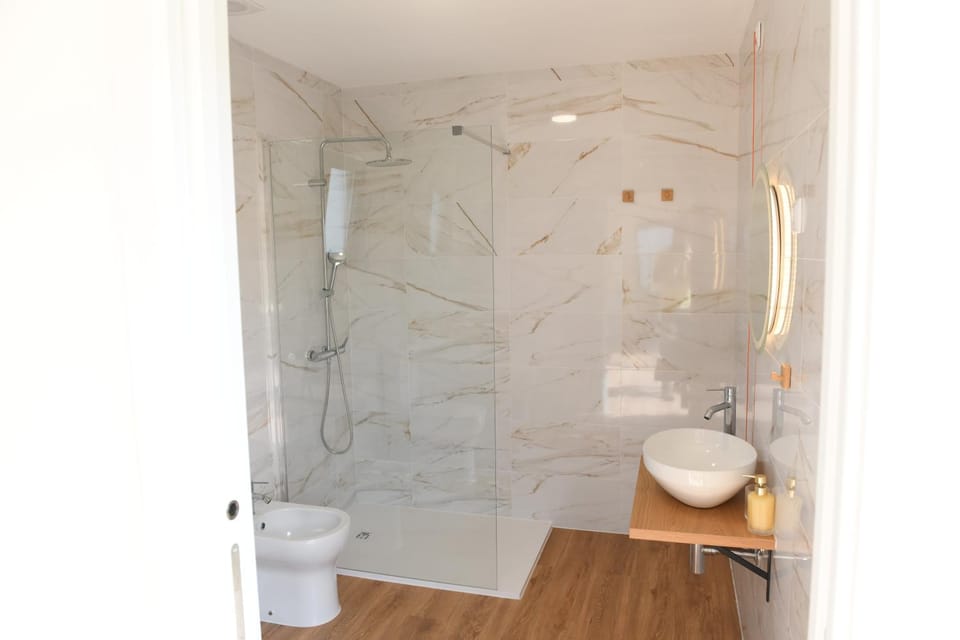 Shower, Bathroom, towels