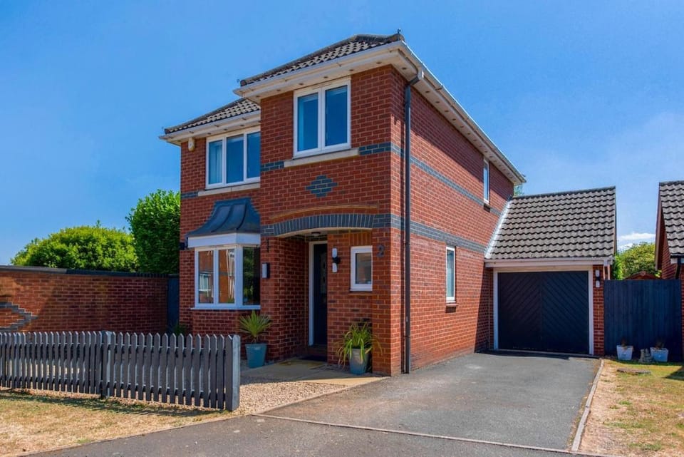 Property building, Neighbourhood, Street view