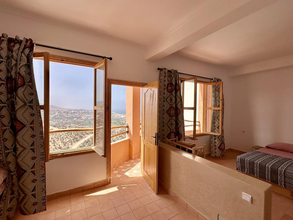 Natural landscape, View (from property/room), Balcony/Terrace, Living room, Photo of the whole room, Bedroom, Mountain view