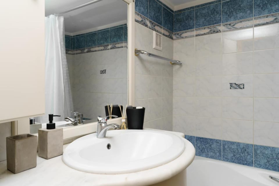 Toilet, Bathroom, Bath, towels