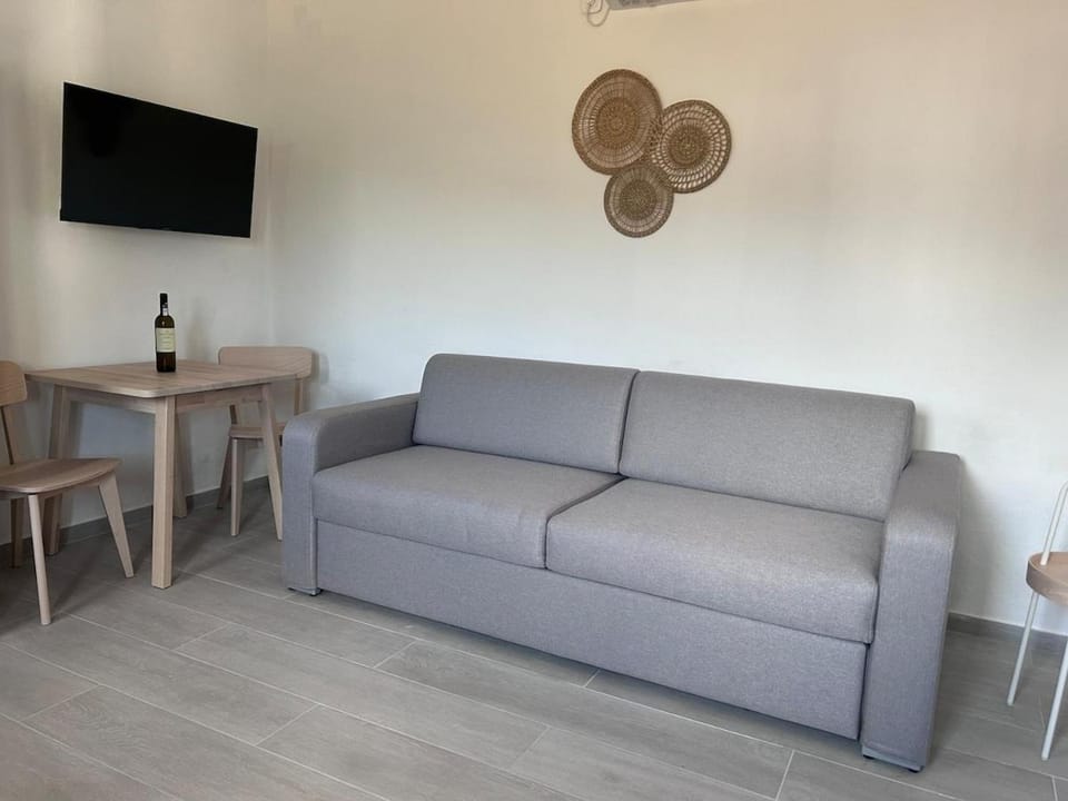 Livadakia Seaside Escape in Serifos Apartment in Milos