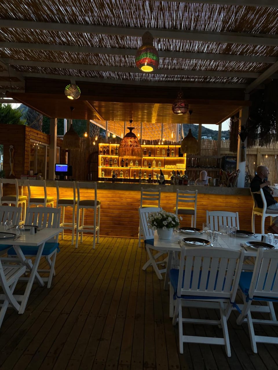 Restaurant/places to eat, Lounge or bar