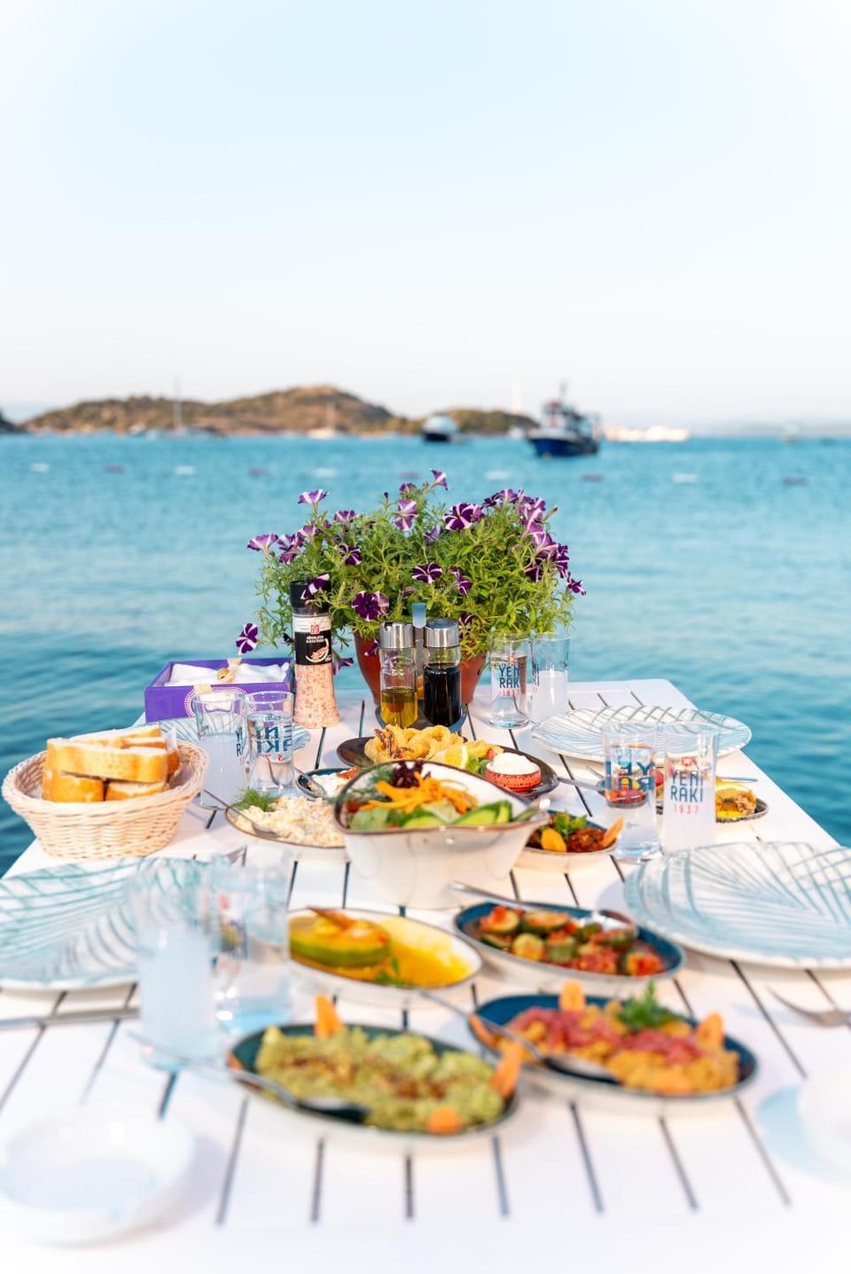 Beach, Food, Sea view, Lunch, Drinks