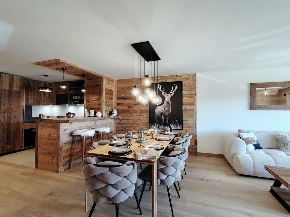 Dining area, kitchen