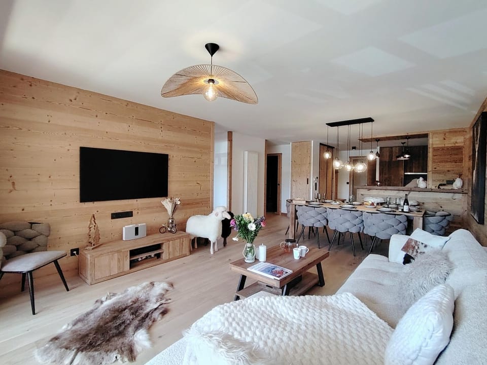 Living room, Dining area, kitchen