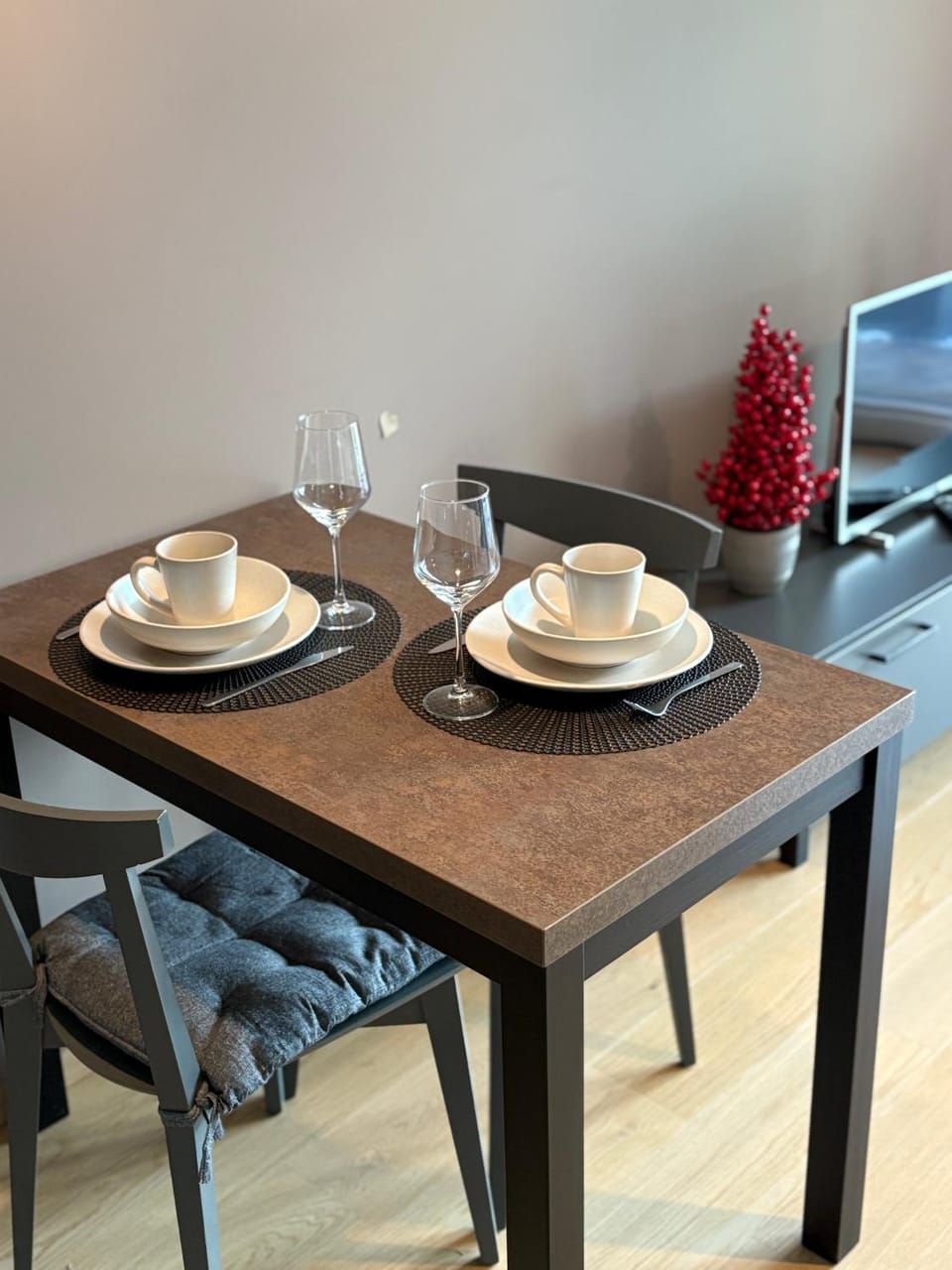 TV and multimedia, Dining area