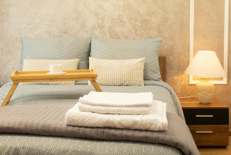 Bed, Photo of the whole room, Bedroom, towels