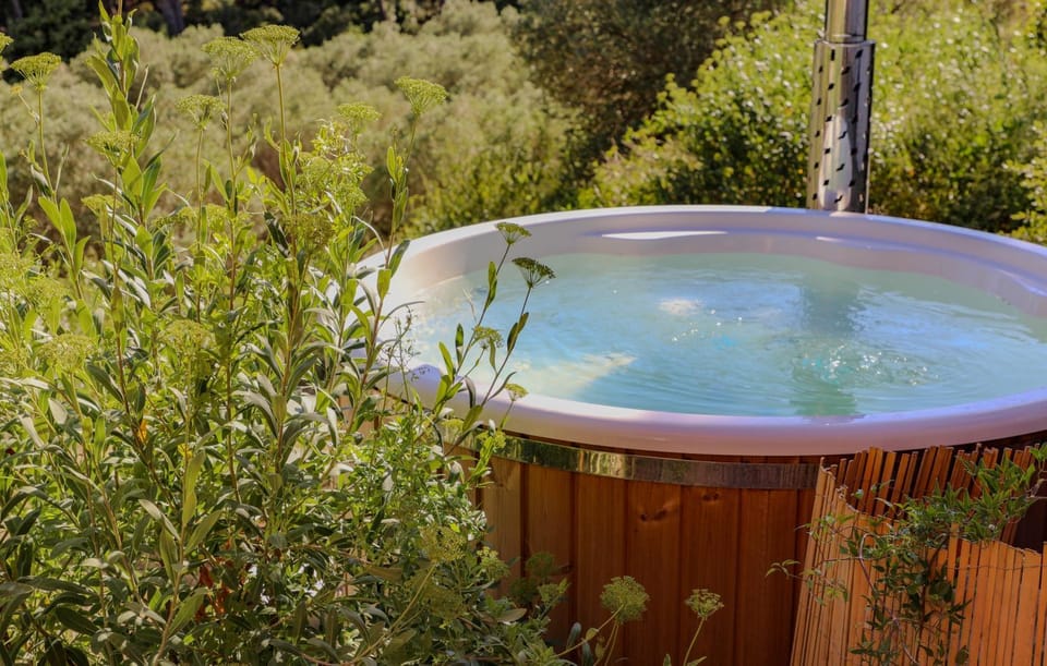 Garden, Hot Tub
