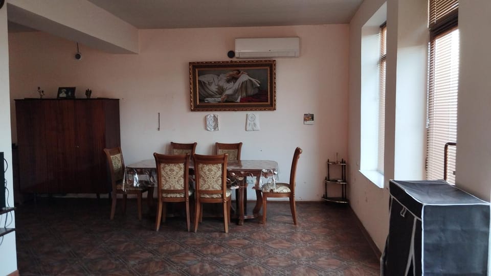 Living room, Dining area, air conditioner