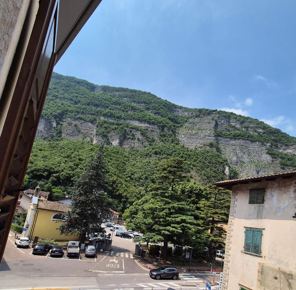 Property building, Day, Natural landscape, Mountain view, Parking