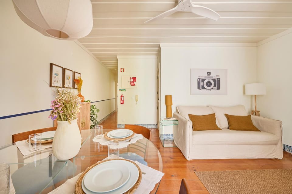 Nearby landmark, Balcony/Terrace, Living room, Dining area, City view, Garden view, internet