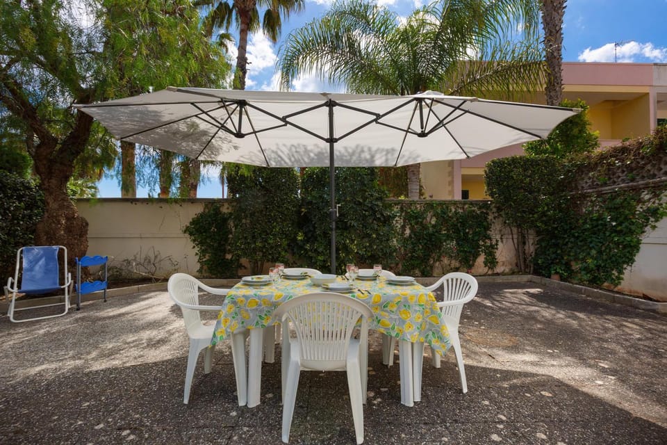 Patio, Dining area