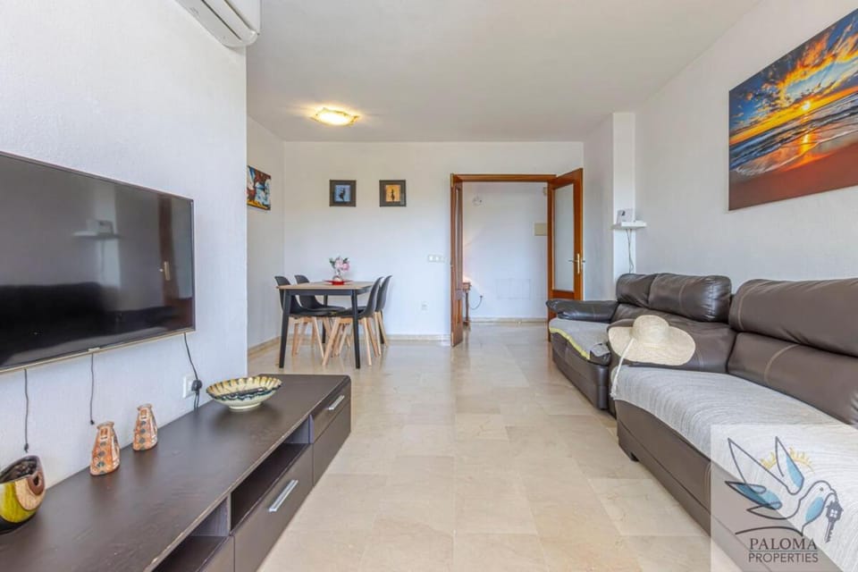 Wonderful Apt 2 BDR with pool and private parking Apartment in Benalmadena