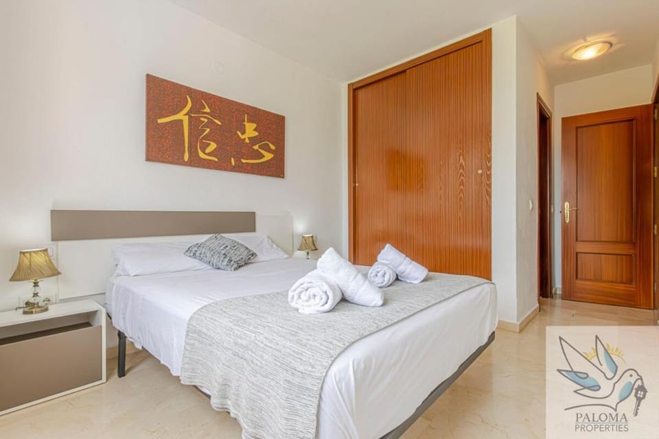 Wonderful Apt 2 BDR with pool and private parking Apartment in Benalmadena