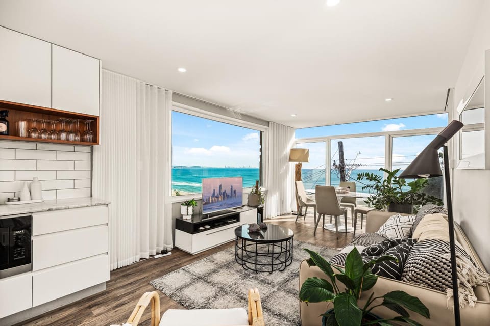 View (from property/room), Living room, Dining area