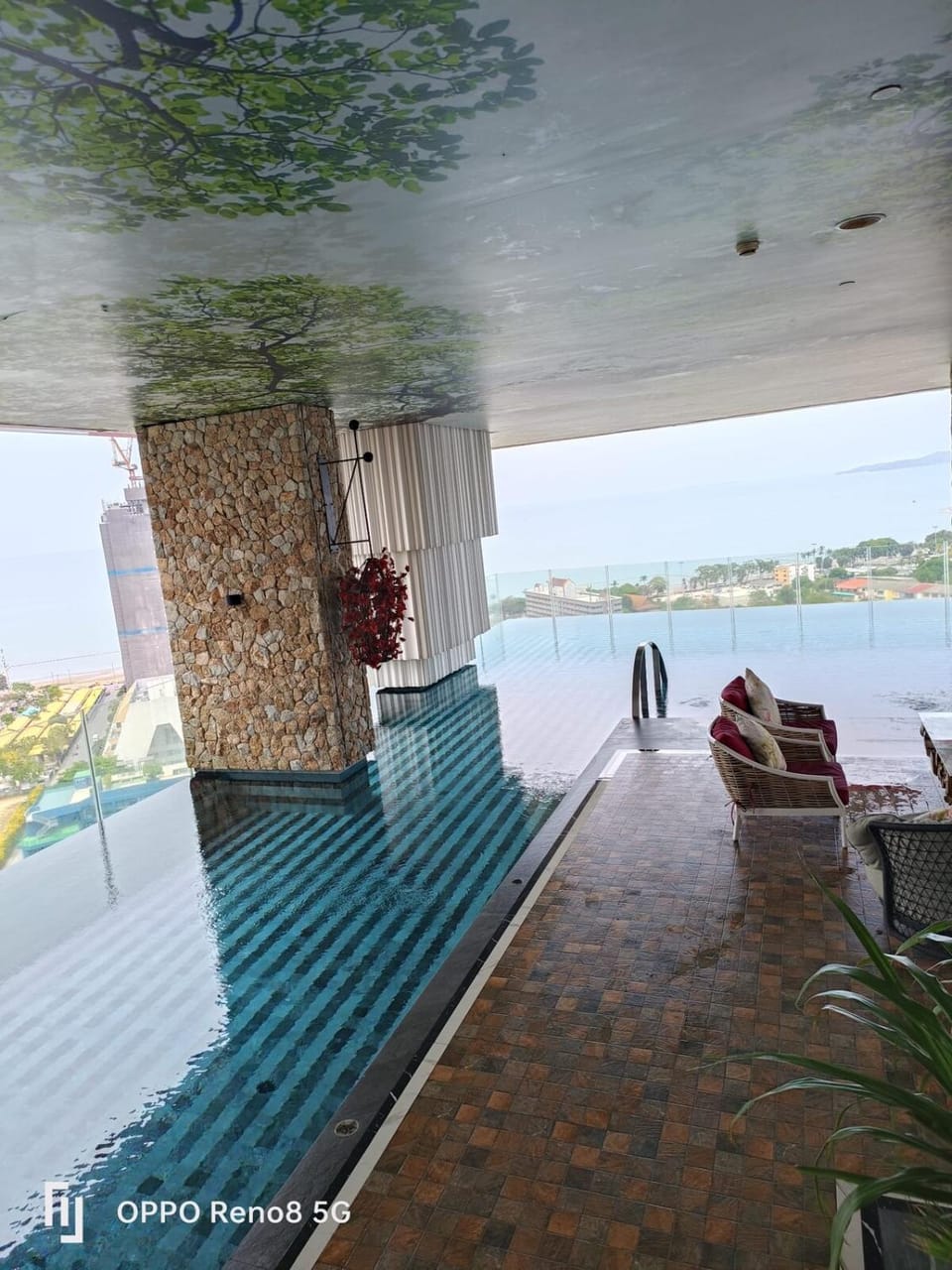 Jacuzzi Sea View Riviera Apartment in Pattaya City