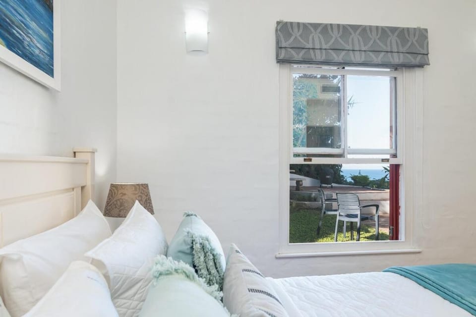 Relaxing Seaside Escape at 2 Perissa Apartment in Dolphin Coast