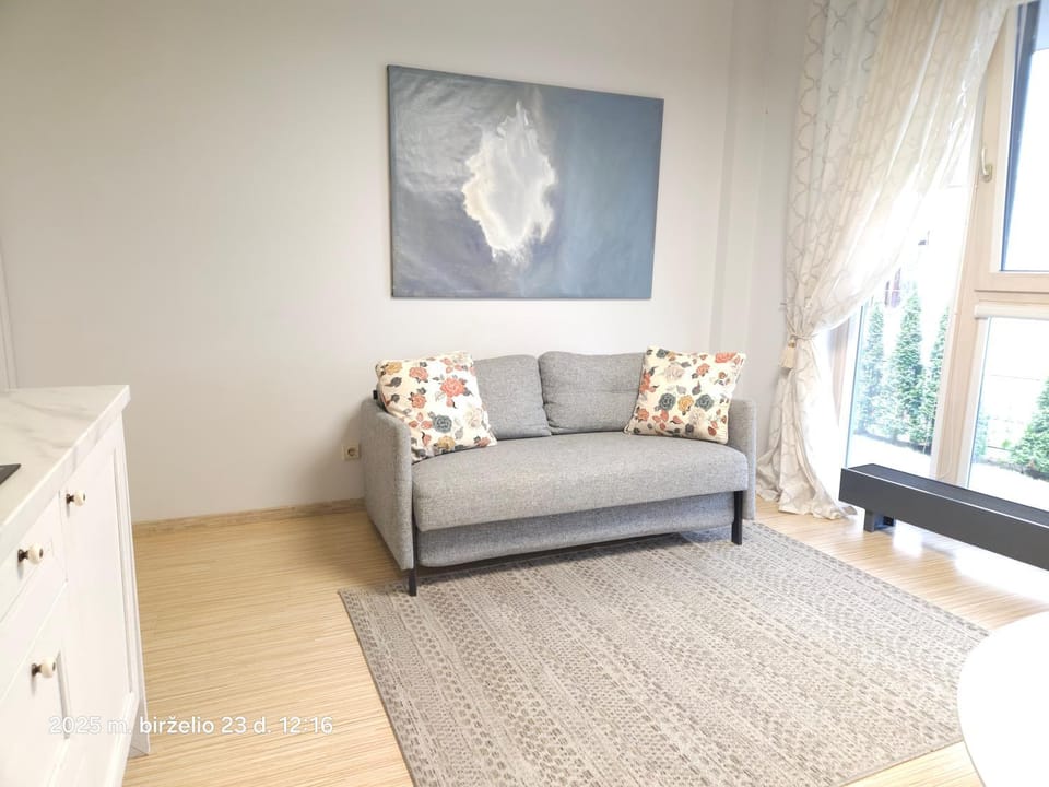 Happy Inn Sweet Old Town Studio, Self check in, Parking Apartment in Vilnius