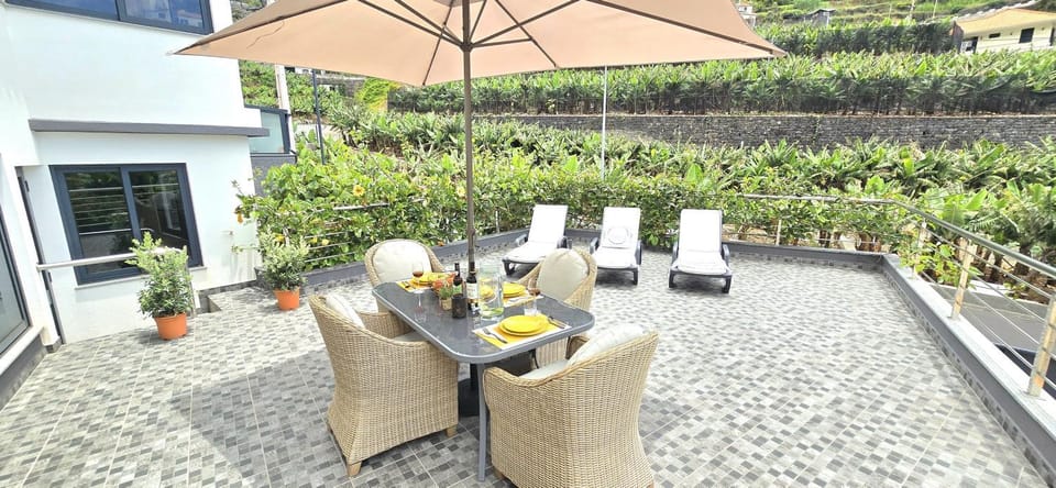 Patio, Garden, View (from property/room), Balcony/Terrace, Seating area, Dining area, sunbed