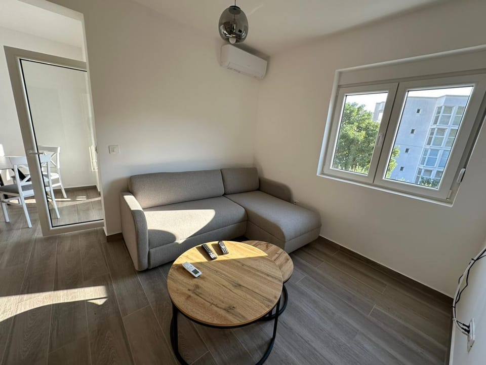 Apartmani Aki 5 Apartment in Montenegro
