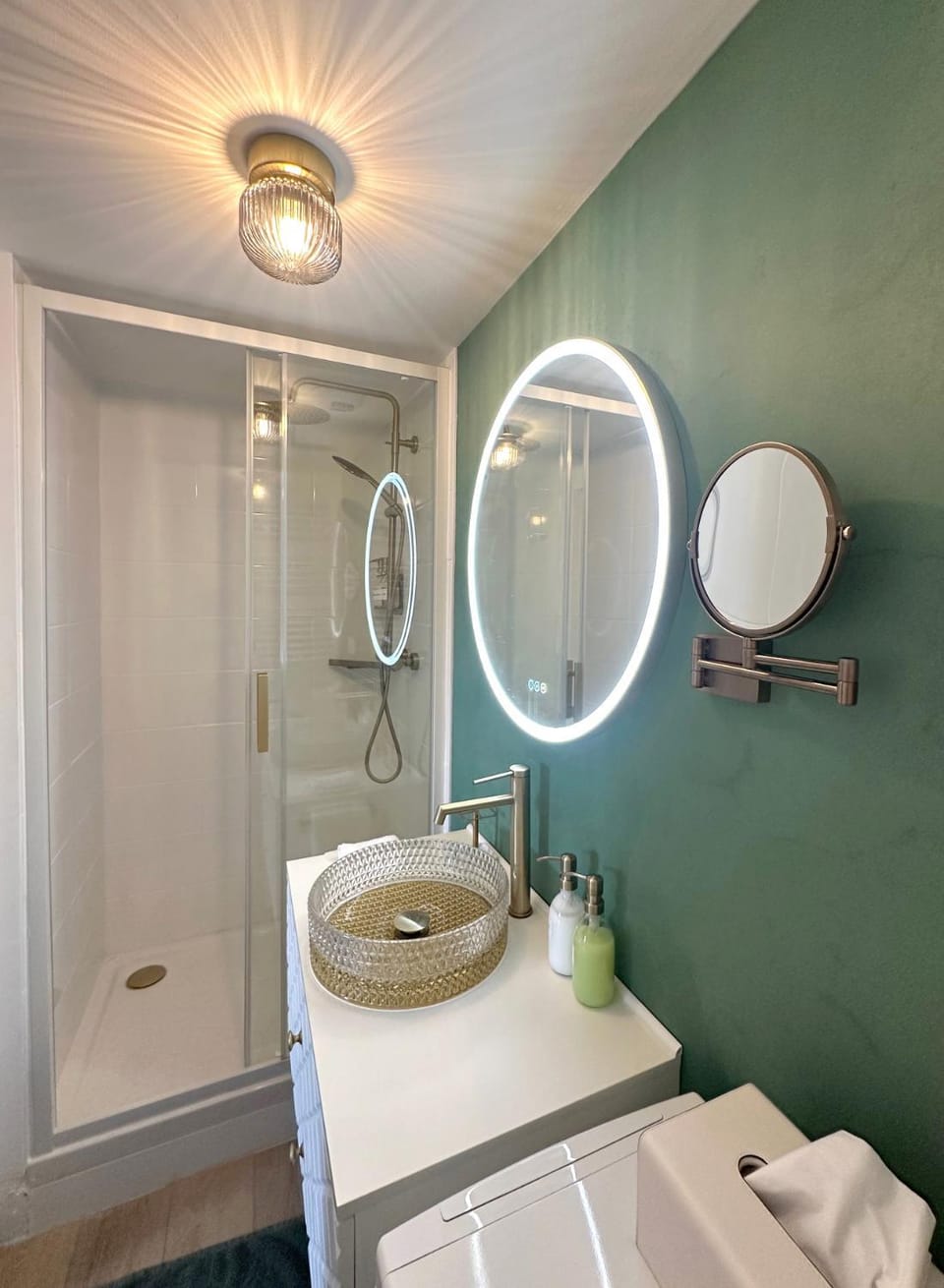 Bathroom, washing machine