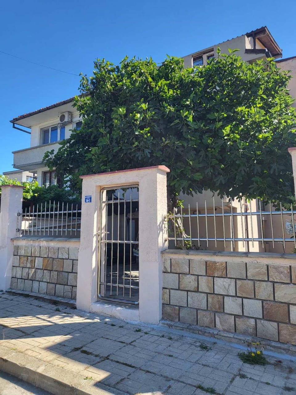 Property building, Facade/entrance