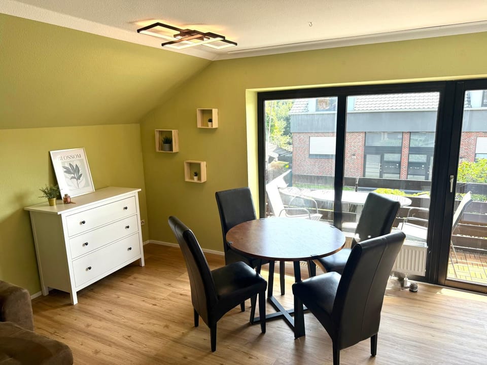 Living room, Seating area, Dining area
