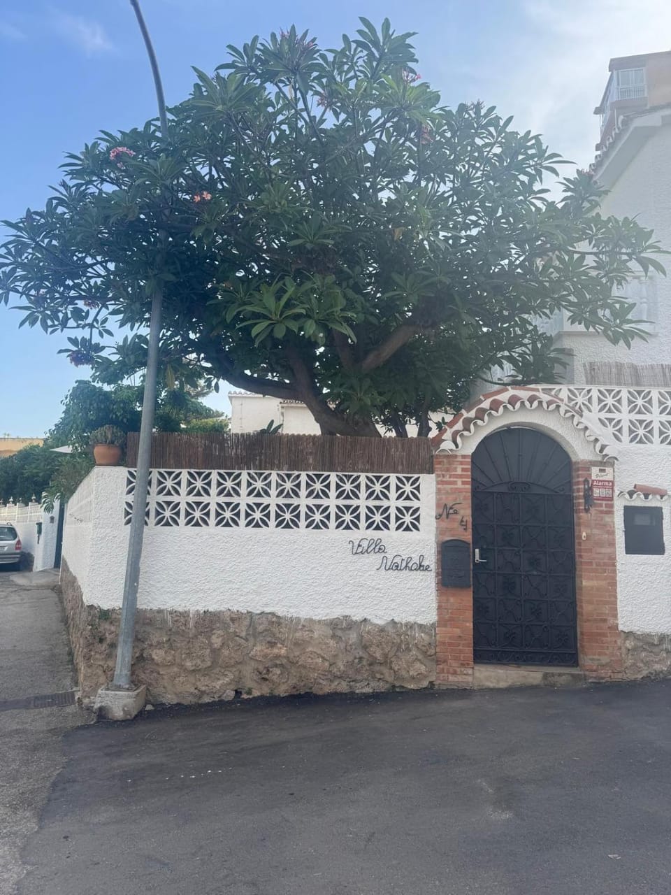 Facade/entrance