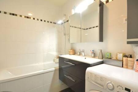 Fourier - KP - Beautiful Apt for 6 people - balcony - Paris 13 Apartment in Paris