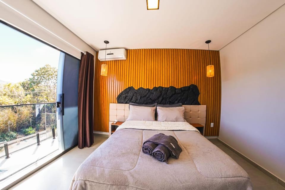 Bed, Photo of the whole room, Bedroom, air conditioner
