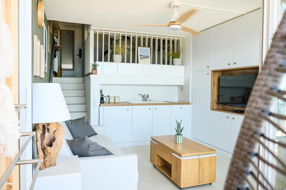 TV and multimedia, Kitchen or kitchenette, Living room, Dining area