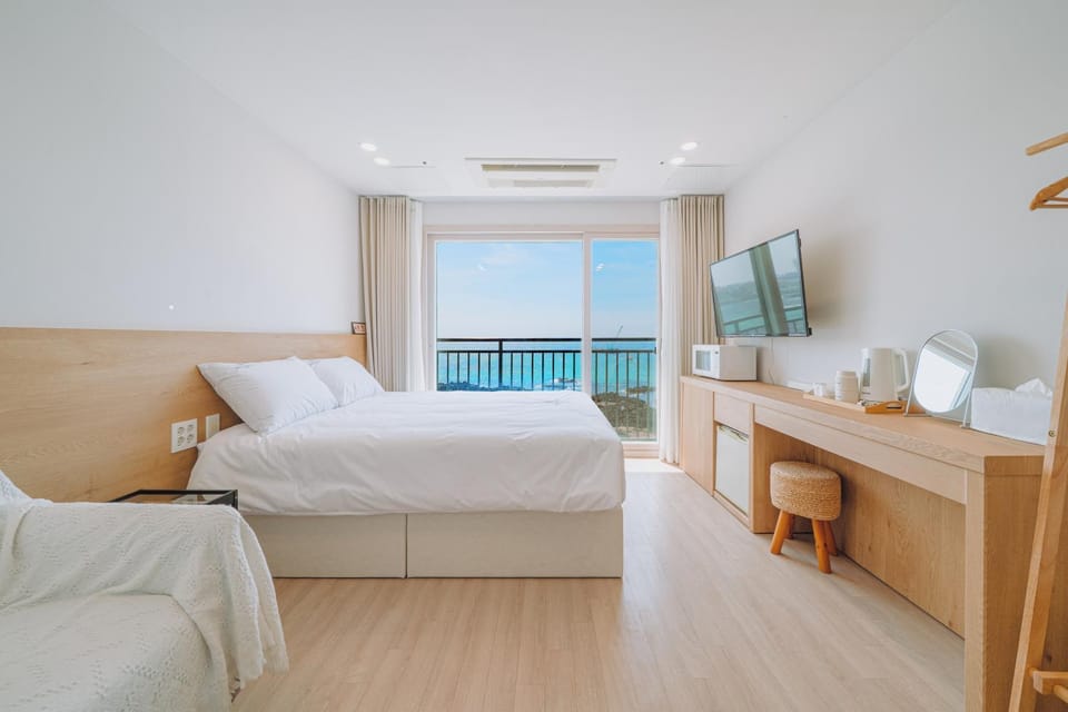 Bedroom, Sea view