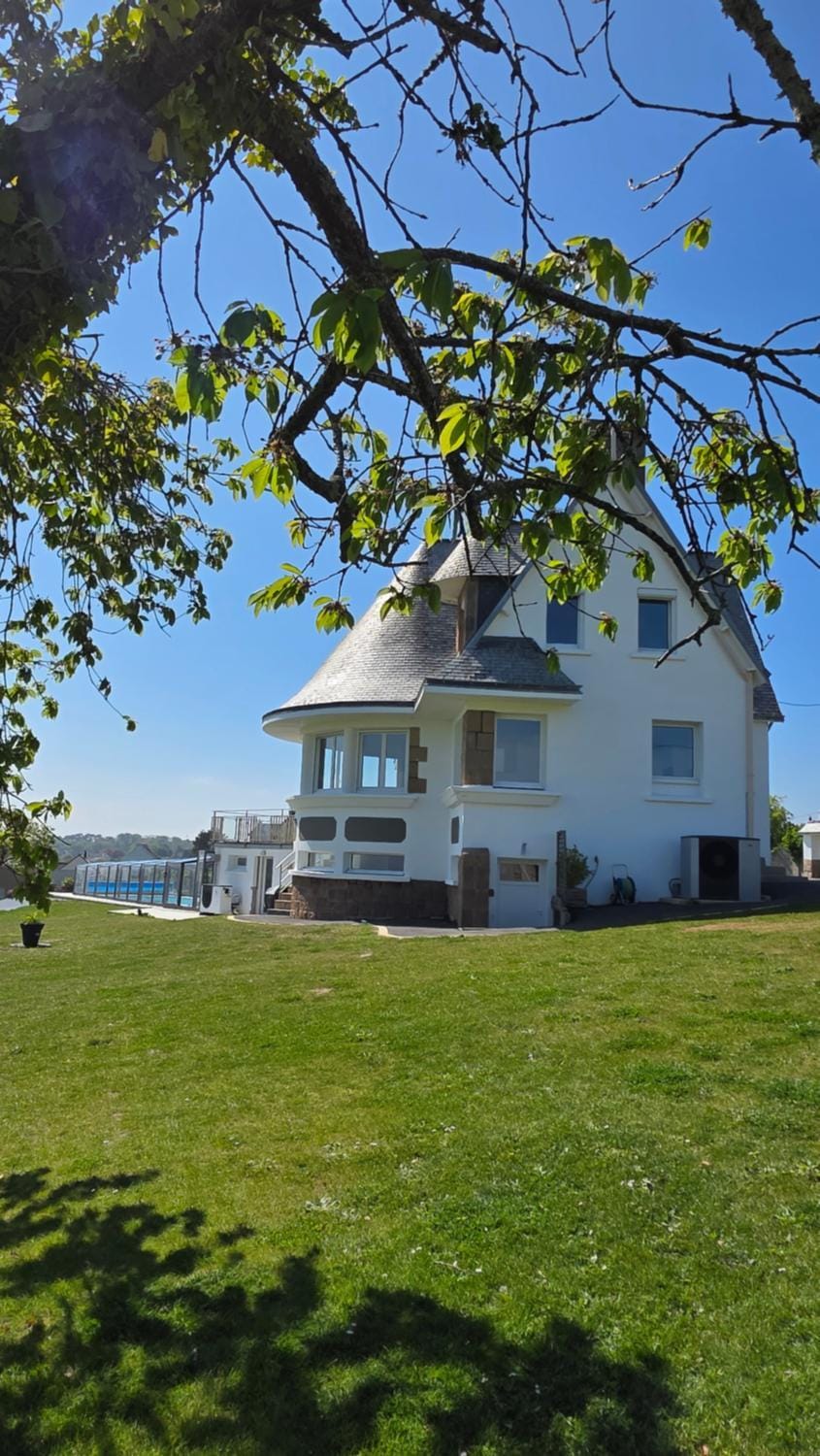 Gîte Le Grand Bleu House in Paimpol