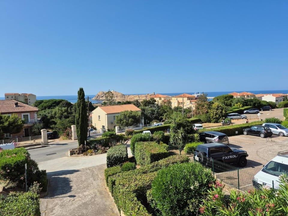 City center apartment with sea view Apartment in L'Île-Rousse
