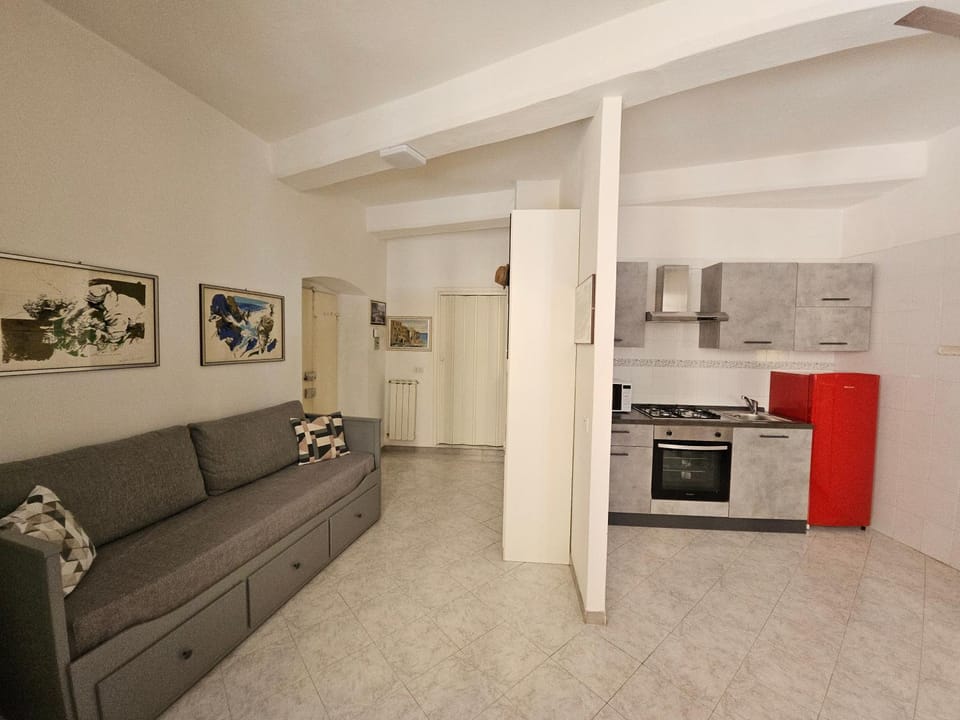 Kitchen or kitchenette, Living room, Seating area