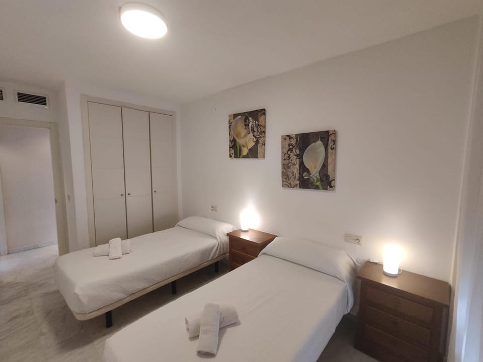 PUERTO MARINA APARTMENT- Benalmadena Holidays Apartment in Benalmadena