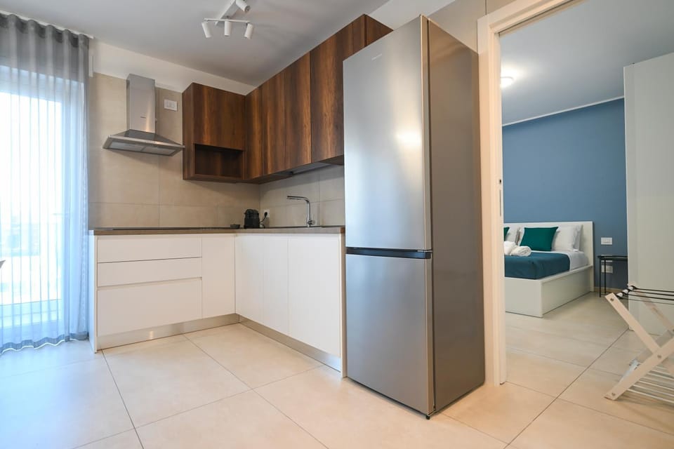 Kitchen or kitchenette, minibar, oven, stove, kitchen