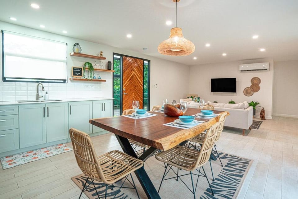 Tropical 4BR Retreat with Private Pool Guest House House in Tamarindo