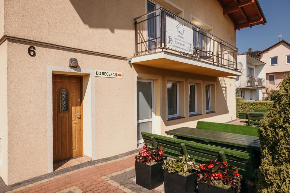 Property building, Spring, Day, Garden, View (from property/room), Balcony/Terrace, Garden view