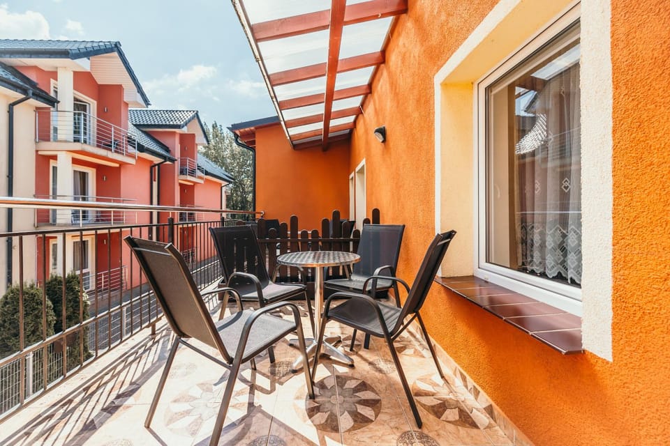 Property building, Day, View (from property/room), Balcony/Terrace